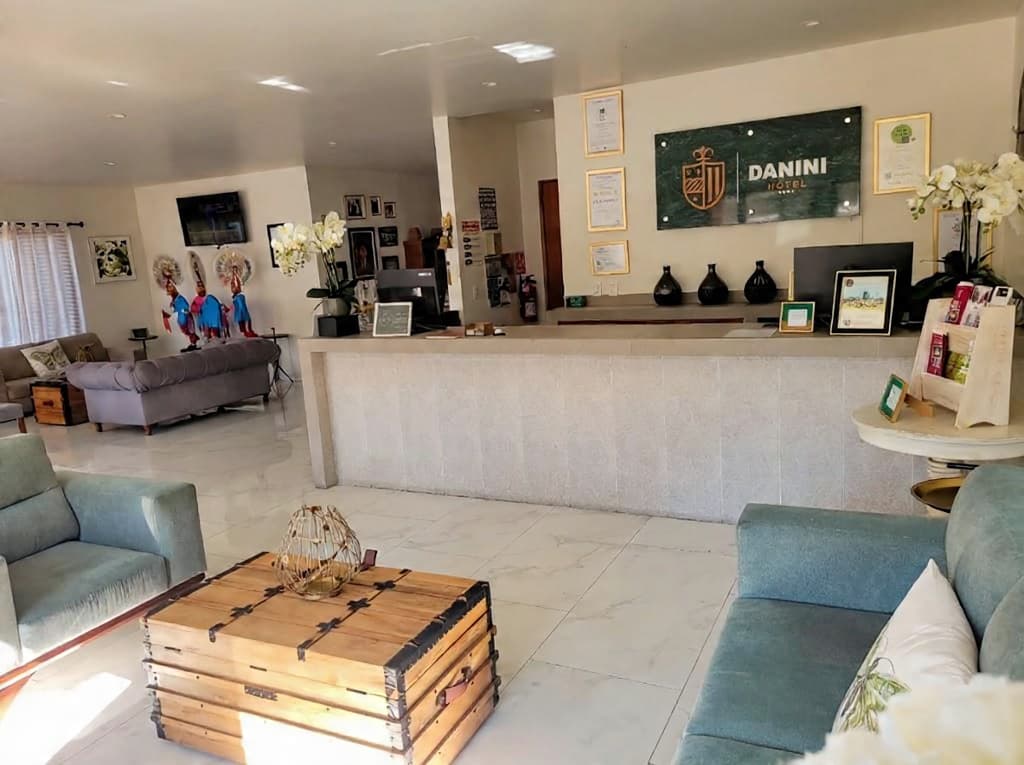 Vista general del Lobby Hotel Danini